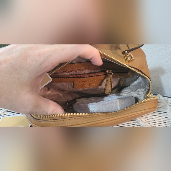 Michael Kors Luca Satchel - Picture 4 of 5